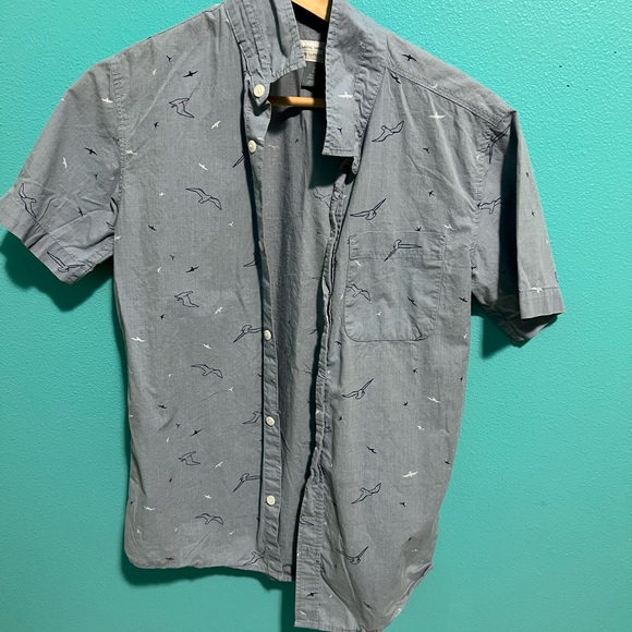 4 Animal/Plant Collard Shirts - Picture 3 of 4